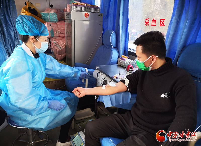 【甘肅全民戰(zhàn)“疫”】靖遠(yuǎn)縣人民醫(yī)院職工及家屬踴躍無償獻血