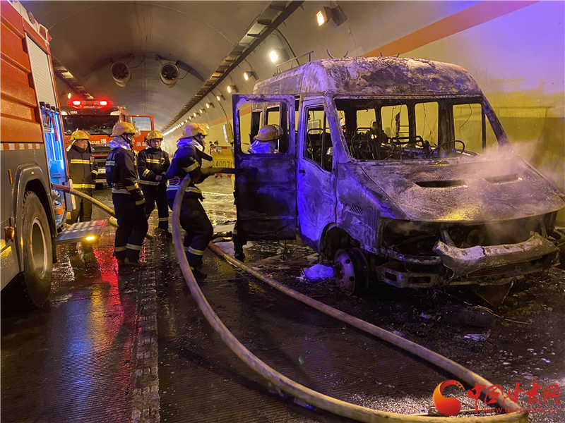 【微視頻】爭(zhēng)分奪秒！蘭州龔家灣消防救援站隧道內(nèi)搶救防疫物資