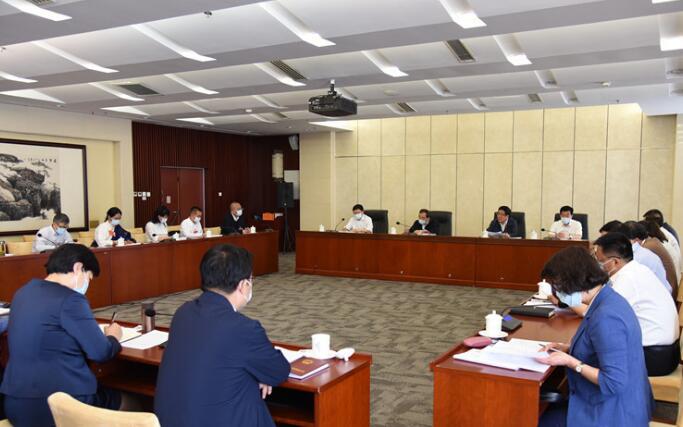 【兩會(huì)快訊】甘肅代表團(tuán)分組審議全國人大常委會(huì)工作報(bào)告，林鐸參加第一小組會(huì)議并發(fā)言