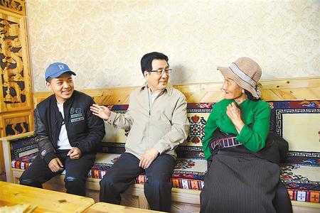 林鐸在甘南州調(diào)研指導(dǎo)工作時強(qiáng)調(diào) 鞏固提升脫貧成果 用心守護(hù)綠水青山 讓藏區(qū)群眾過上更加幸福美好的生活
