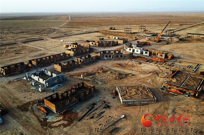 【跟著總書(shū)記看甘肅】 紅色影視再現(xiàn)征戰(zhàn)歲月 張掖復(fù)原血戰(zhàn)高臺(tái)老城