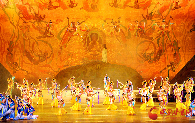 8月8日晚，《絲路花雨》《大夢(mèng)敦煌》首次同臺(tái)亮相蘭州