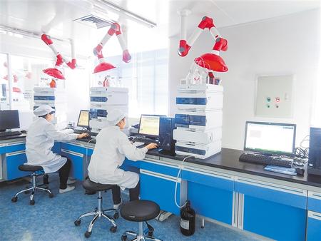 【抓“六穩(wěn)” 促“六?！薄繙p輕企業(yè)負(fù)擔(dān) 幫助渡過難關(guān)