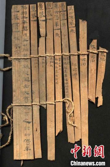 圖為藏于敦煌博物館內(nèi)的漢代簡牘。敦煌市委宣傳部供圖