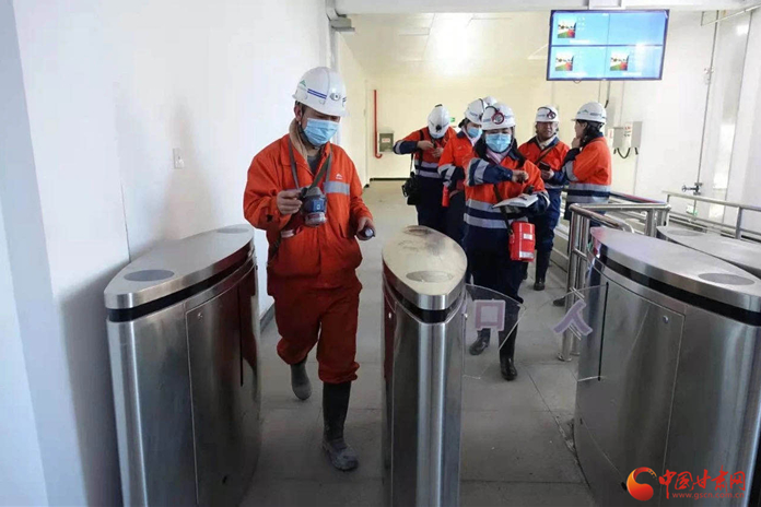 【新春走基層】春節(jié)，他們依然堅(jiān)守在600米礦井下