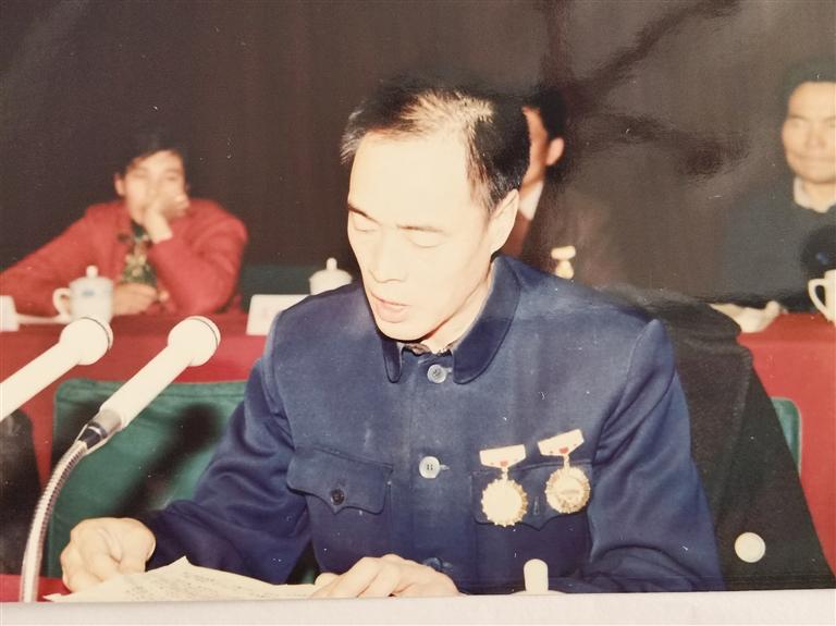 尋訪百名先鋒黨員  他用13年的時(shí)間完成28年的工作量——記“刀具大王”、全國(guó)勞模、蘭州通用機(jī)器廠工人技師蘆聚才