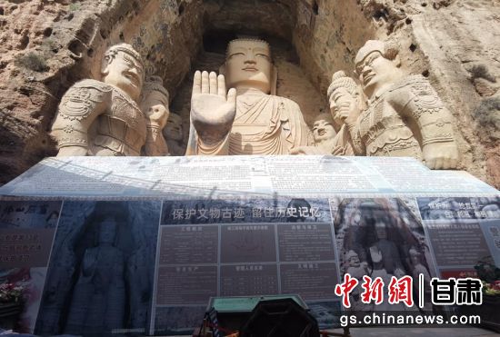 時(shí)下，中國(guó)“石窟鼻祖”天梯山石窟第13窟大佛足部與局部危巖體搶救性保護(hù)項(xiàng)目正在施工。圖為施工現(xiàn)場(chǎng)。陳曉斌 攝