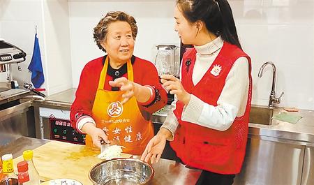 居家養(yǎng)老托起幸?！跋﹃柤t”——甘肅建設(shè)多元養(yǎng)老服務(wù)體系讓老年人安度晚年