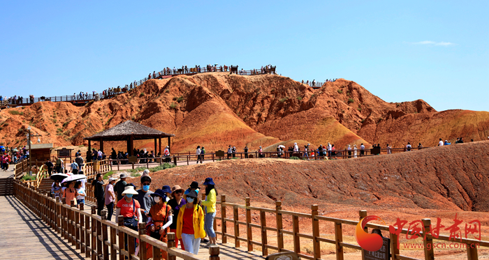 端午假期張掖共接待游客87.05萬人次，實(shí)現(xiàn)旅游收入4.64億元