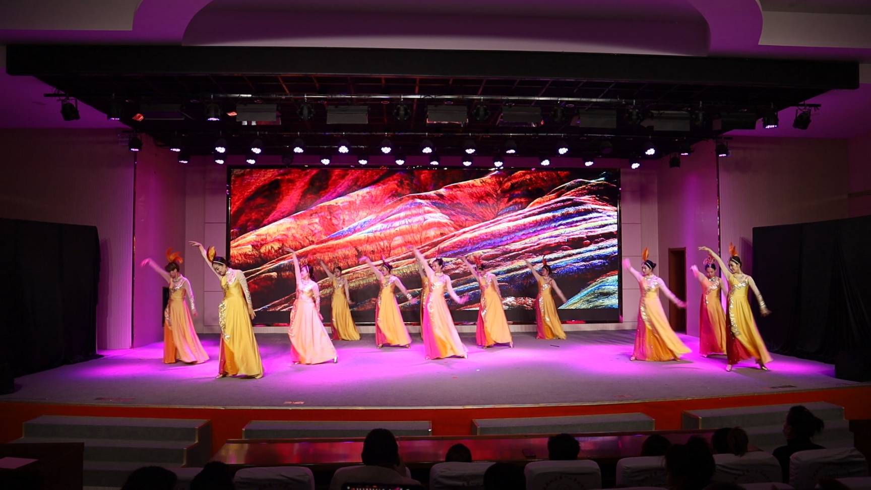 張掖市非遺舞臺(tái)劇《寶卷印象》在武威、金昌等市州上演