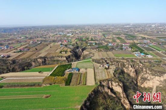 圖為位于甘肅省慶陽(yáng)市西峰區(qū)境內(nèi)的南佐遺址地貌。(資料圖) 甘肅省文物局供圖