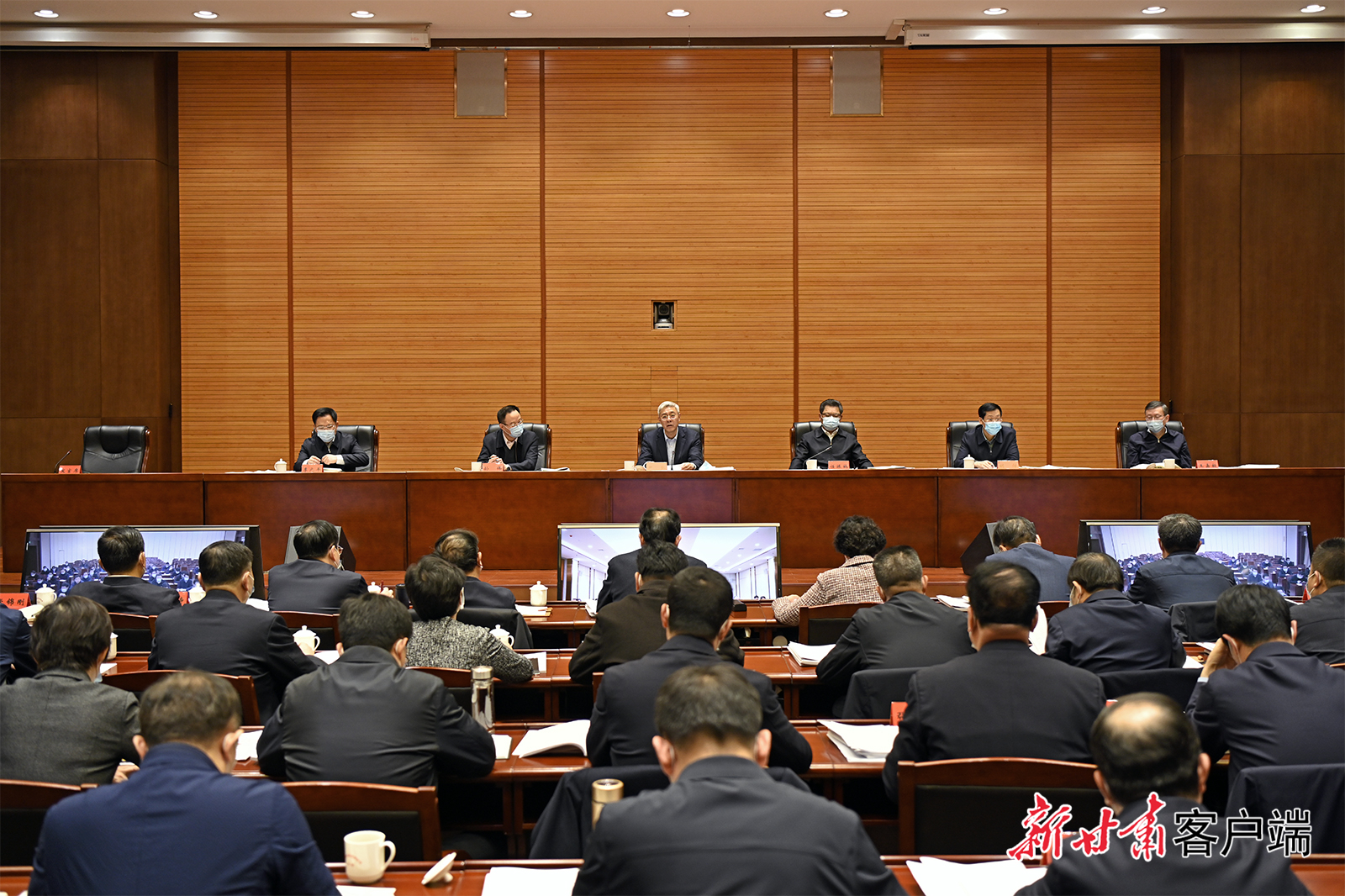 尹弘在省委農(nóng)村工作領(lǐng)導小組會議上強調(diào)：以深厚為民情懷鞏固拓展脫貧攻堅成果，用高度負責精神扎實做好備考迎評工作