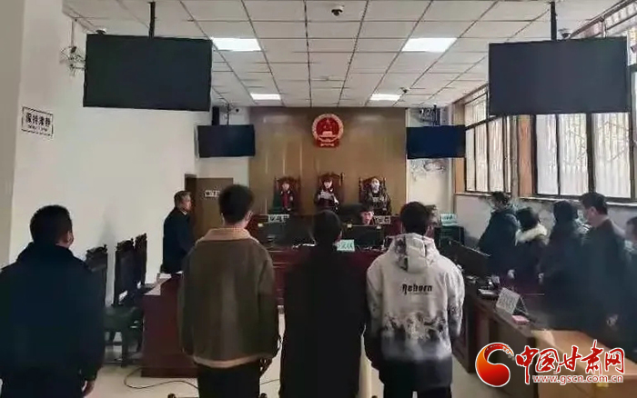 依法帶娃！甘肅省平?jīng)鍪邪l(fā)出首份《家庭教育令》