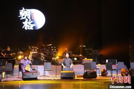 圖為甘肅本土原生態(tài)樂隊(duì)“朝格組合”在蘭州演出。(資料圖) 受訪人供圖