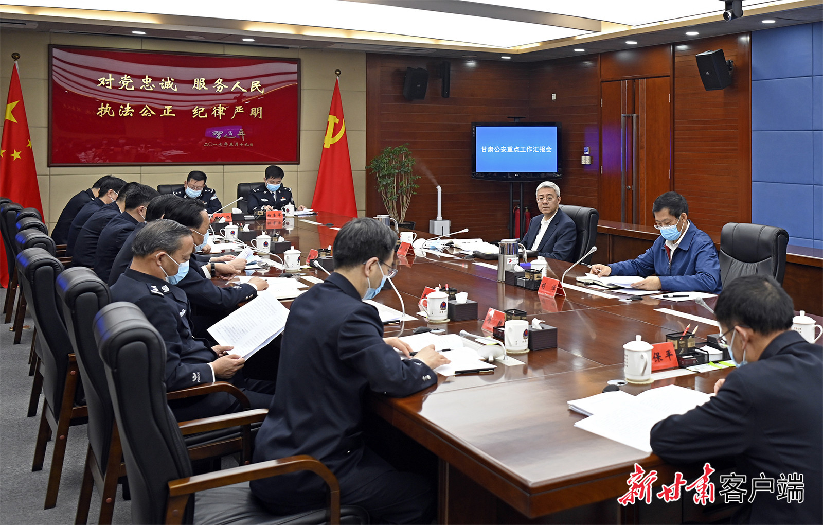 【甘快看】尹弘在甘肅省公安廳調(diào)研時(shí)強(qiáng)調(diào)：堅(jiān)持政治建警鍛造公安鐵軍，全力以赴防風(fēng)險(xiǎn)保安全護(hù)穩(wěn)定