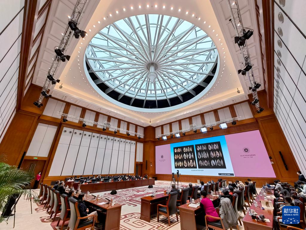 3月18日，“中國社會科學(xué)院考古學(xué)論壇·2021年中國考古新發(fā)現(xiàn)”進(jìn)行入選項(xiàng)目報(bào)告環(huán)節(jié)（手機(jī)照片）。