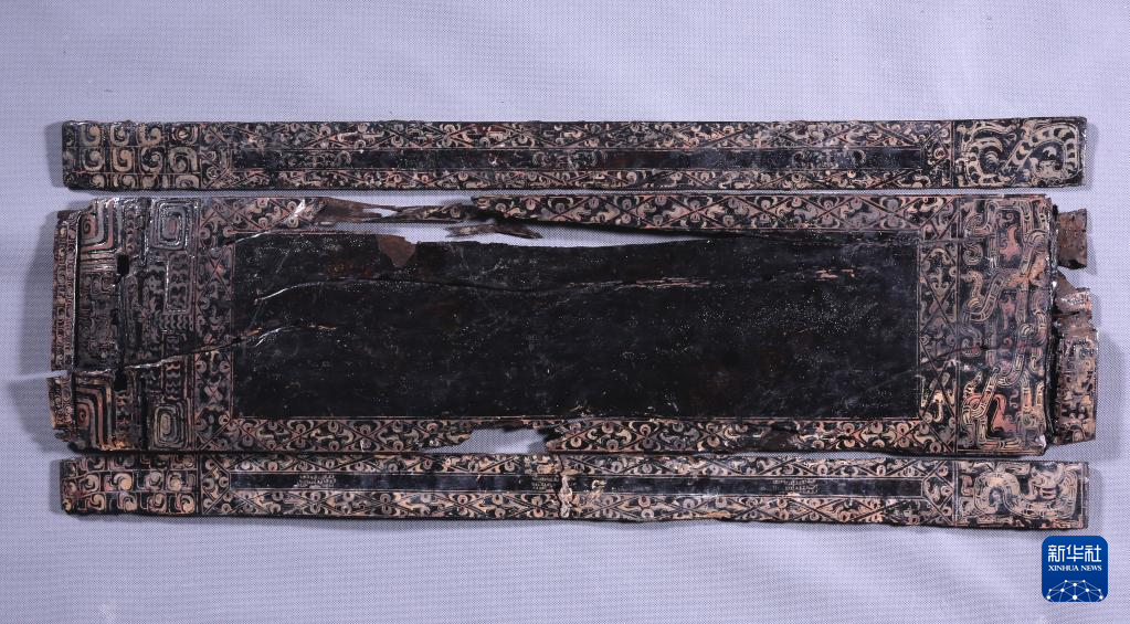 江西樟樹市國字山戰(zhàn)國墓葬出土漆瑟（資料圖）。