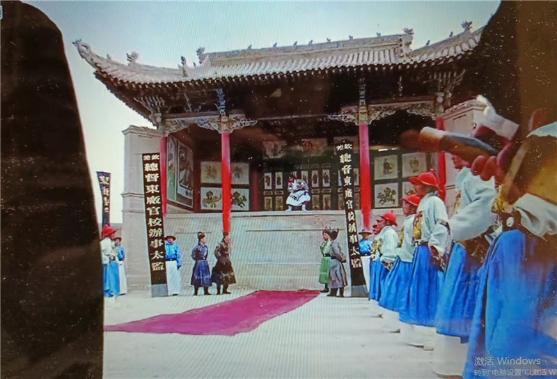 電影《新龍門客?！菲^之關(guān)城清代戲臺(tái)特寫