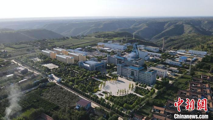 圖為華能正寧核桃峪煤礦廠區(qū)。(資料圖) 慶陽市委宣傳部供圖