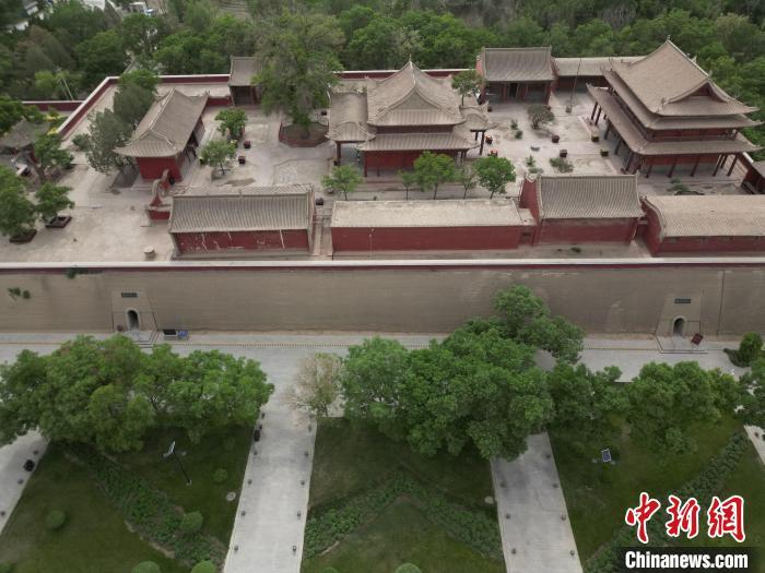 5月16日，航拍下的雷臺漢墓墓室入口。戴文昌　攝