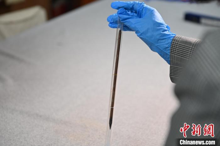 2024年5月7日，甘肅省博物館館藏國寶級文物“白馬作”毛筆。李亞龍　攝